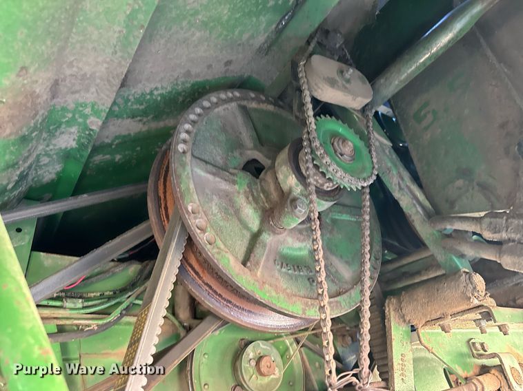 image for item NF9303 John Deere 7700 combine