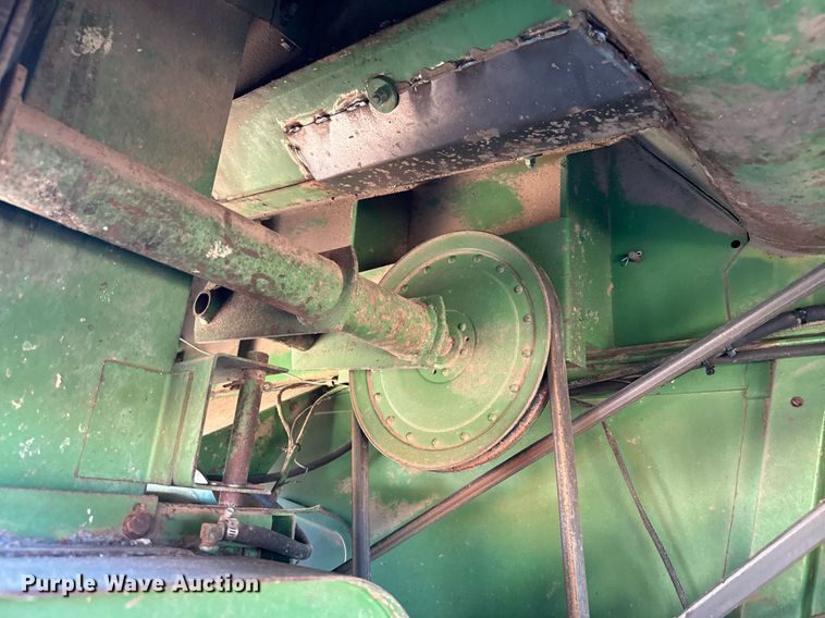 image for item NF9303 John Deere 7700 combine