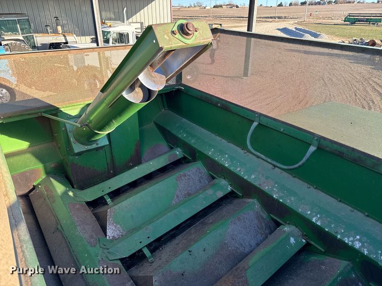 image for item NF9303 John Deere 7700 combine