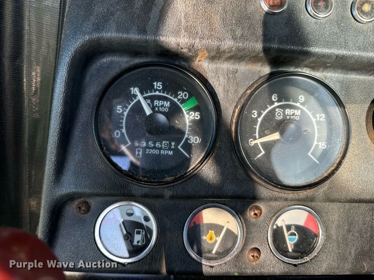 image for item NF9303 John Deere 7700 combine