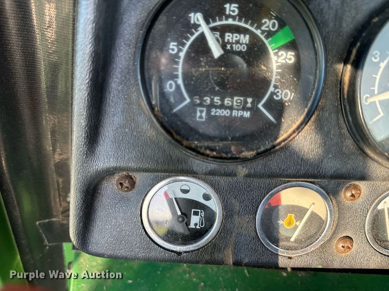 image for item NF9303 John Deere 7700 combine