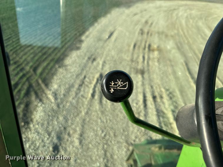 image for item NF9303 John Deere 7700 combine