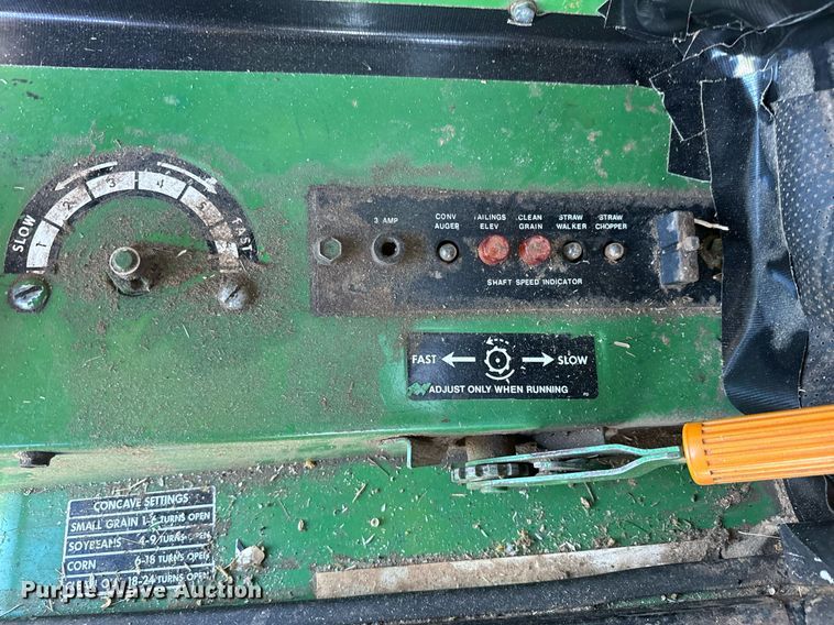 image for item NF9303 John Deere 7700 combine