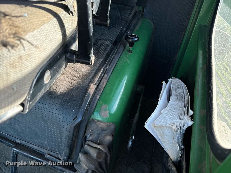 image for item NF9303 John Deere 7700 combine