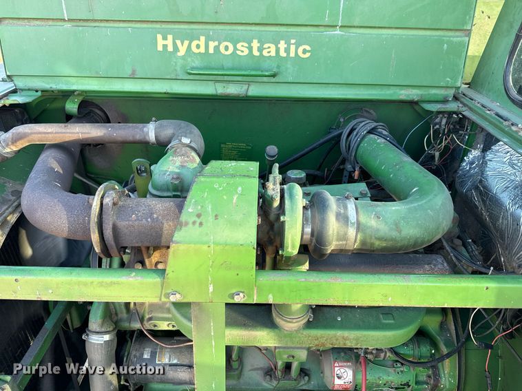 image for item NF9303 John Deere 7700 combine