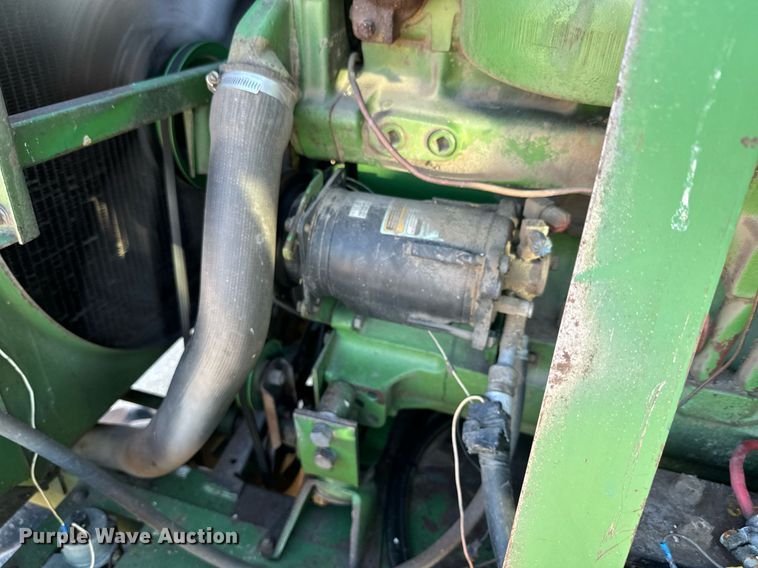 image for item NF9303 John Deere 7700 combine