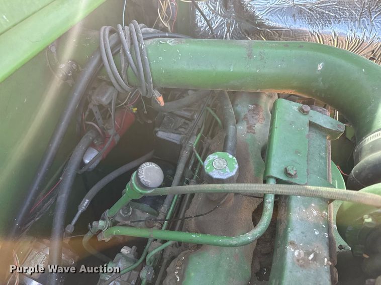 image for item NF9303 John Deere 7700 combine