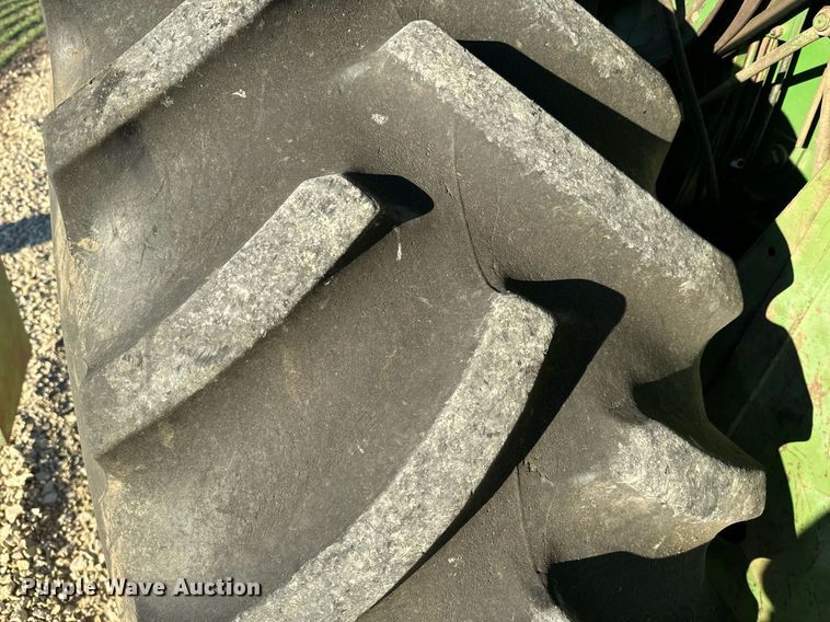 image for item NF9303 John Deere 7700 combine