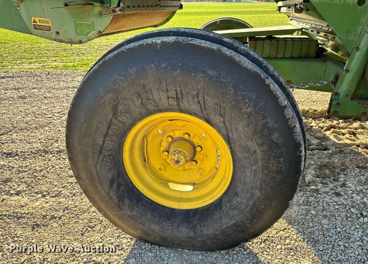 image for item NF9303 John Deere 7700 combine