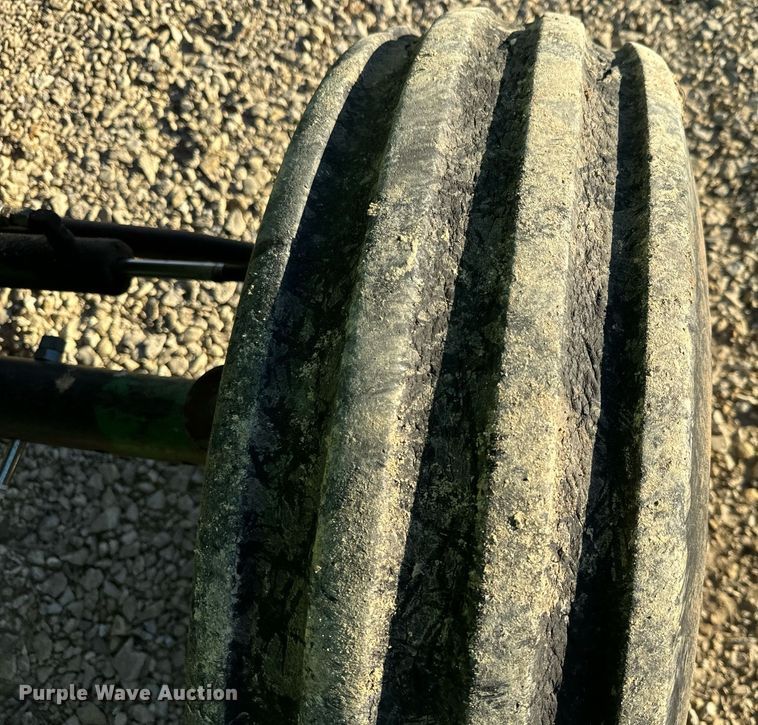 image for item NF9303 John Deere 7700 combine