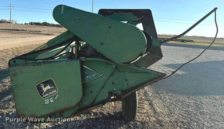 image for item NF9303 John Deere 7700 combine