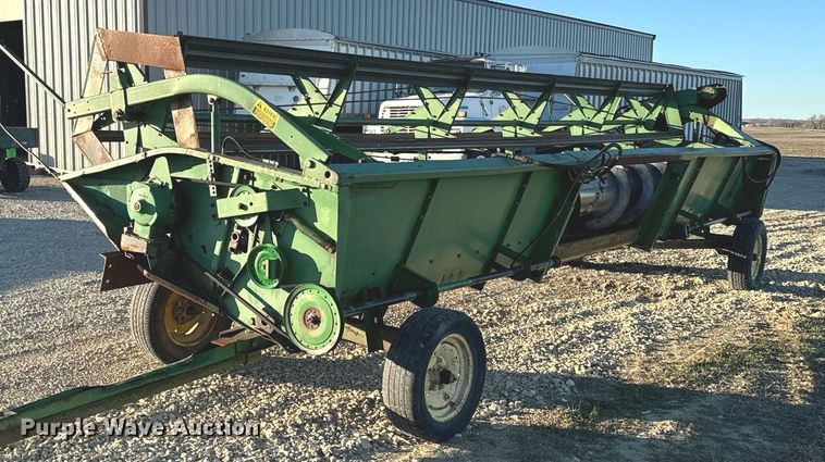 image for item NF9303 John Deere 7700 combine