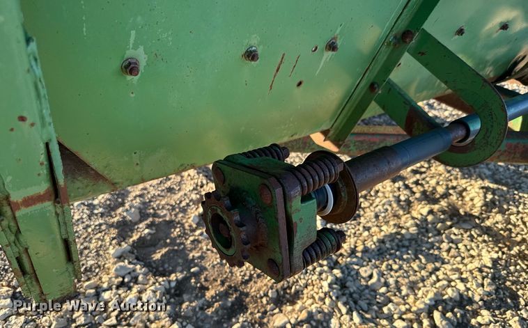 image for item NF9303 John Deere 7700 combine