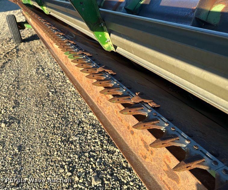 image for item NF9303 John Deere 7700 combine