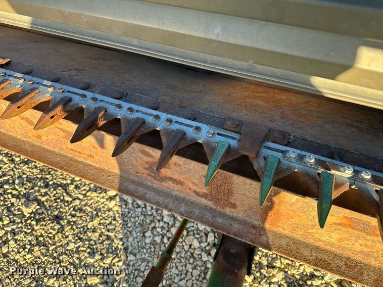 image for item NF9303 John Deere 7700 combine