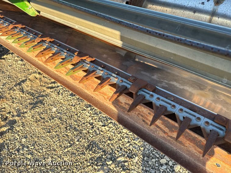 image for item NF9303 John Deere 7700 combine