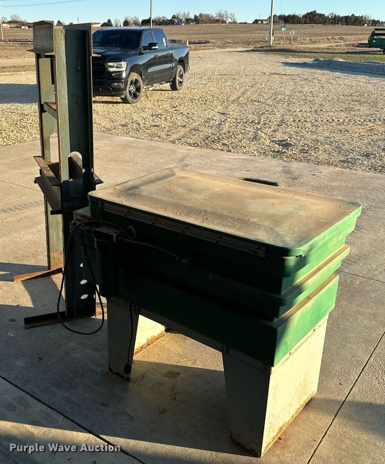 image for item NF9304 Parts washer and press