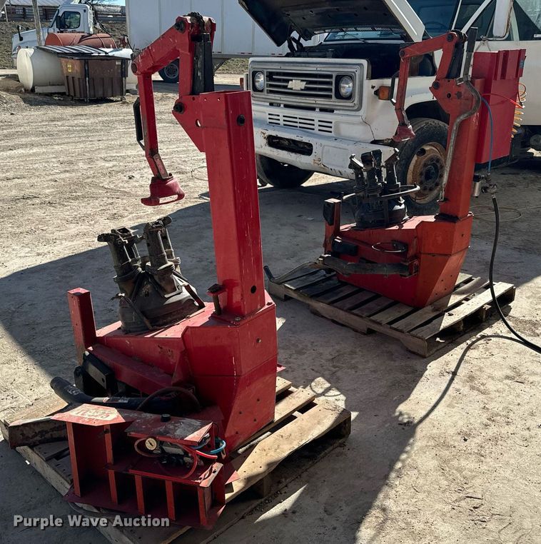 image for item NF9306 (2) Tire machines