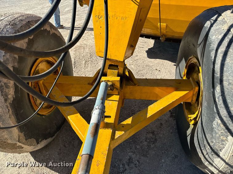 image for item NF9307 Allis Chalmers AC108 scraper