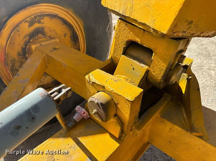 image for item NF9307 Allis Chalmers AC108 scraper