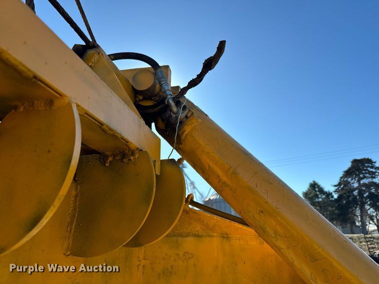 image for item NF9307 Allis Chalmers AC108 scraper