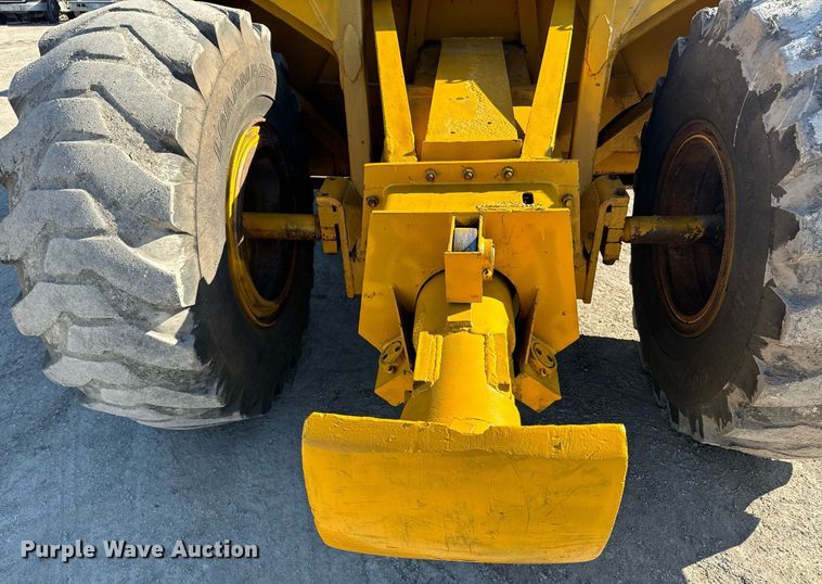 image for item NF9307 Allis Chalmers AC108 scraper
