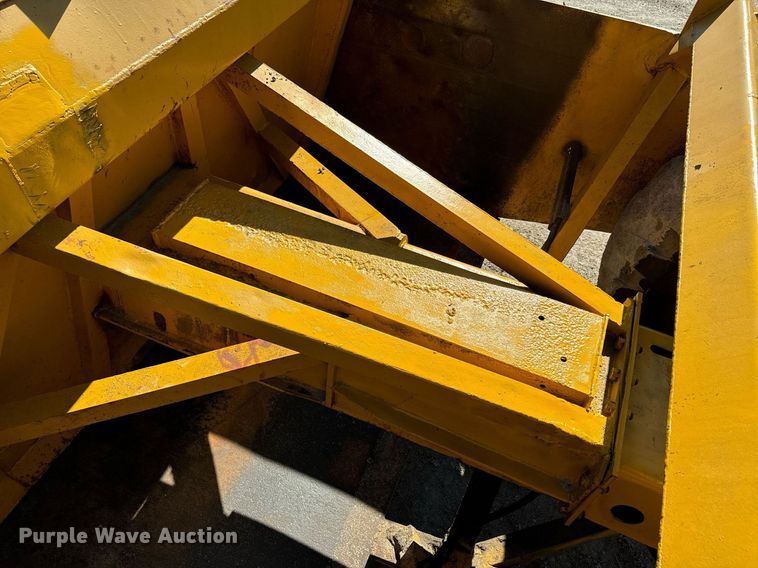 image for item NF9307 Allis Chalmers AC108 scraper