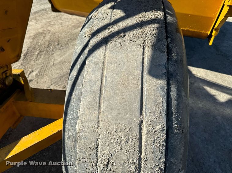 image for item NF9307 Allis Chalmers AC108 scraper