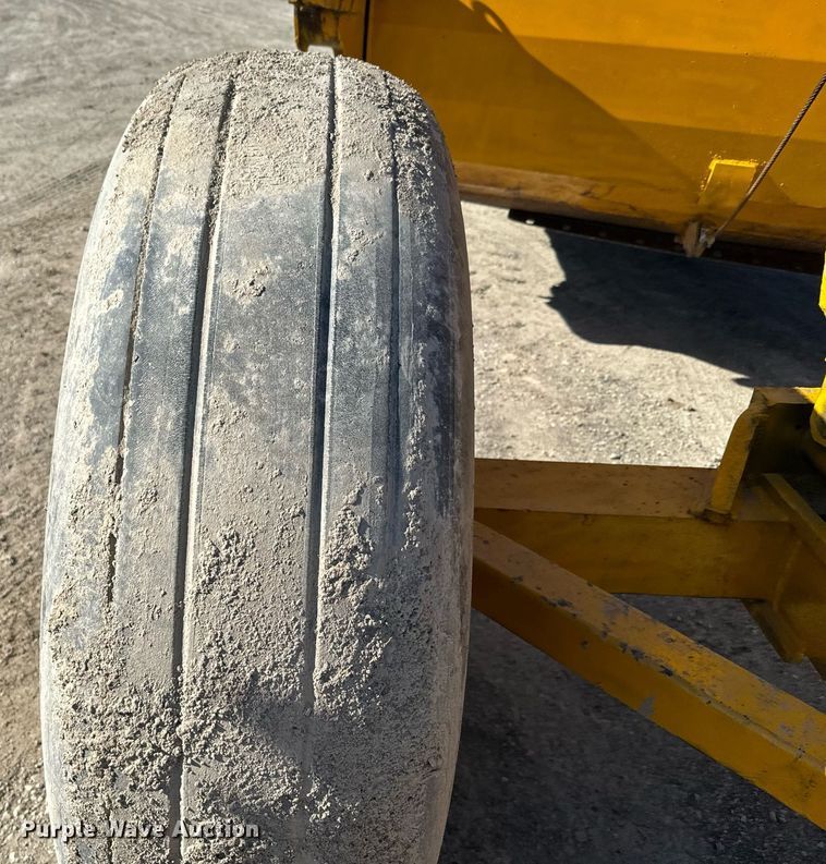 image for item NF9307 Allis Chalmers AC108 scraper