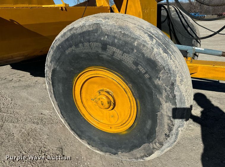 image for item NF9307 Allis Chalmers AC108 scraper