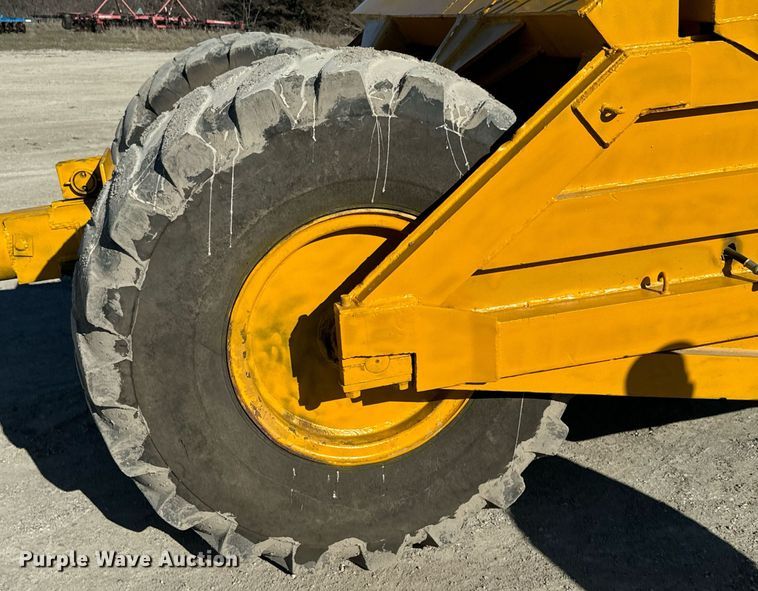 image for item NF9307 Allis Chalmers AC108 scraper