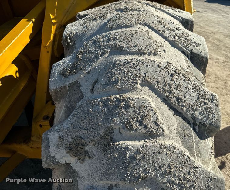 image for item NF9307 Allis Chalmers AC108 scraper