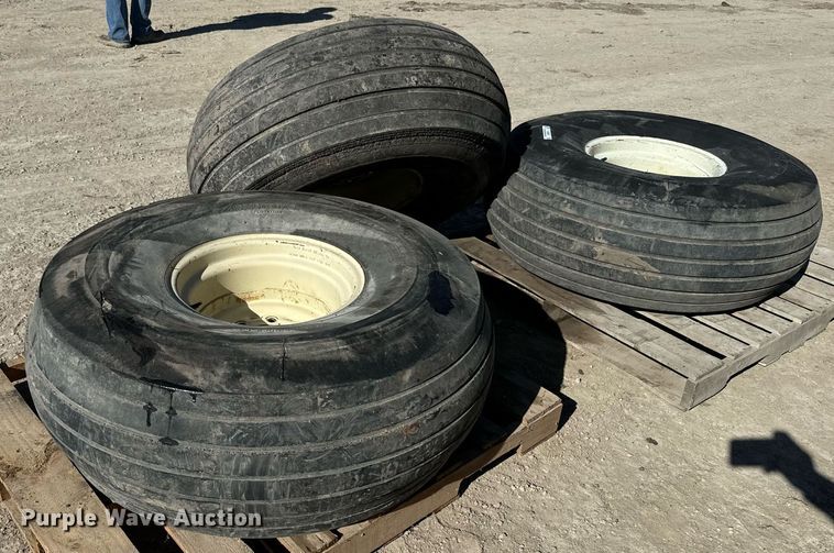 image for item NF9309 (3) 16.5-16.1SL implement tires