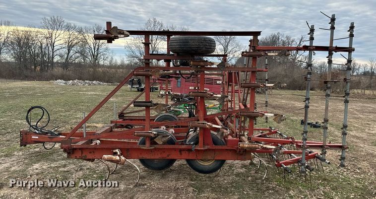 image for item NI9051 International field cultivator