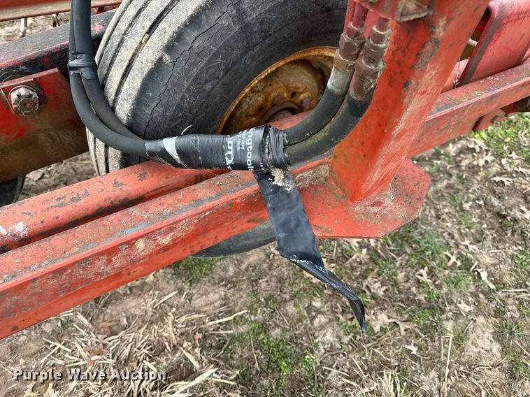 image for item NI9051 International field cultivator