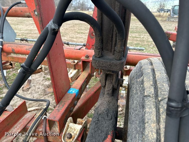 image for item NI9051 International field cultivator