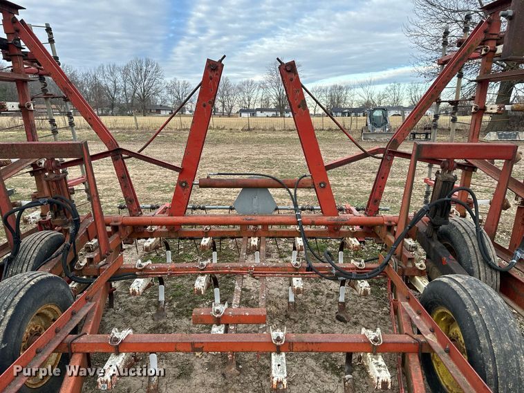 image for item NI9051 International field cultivator