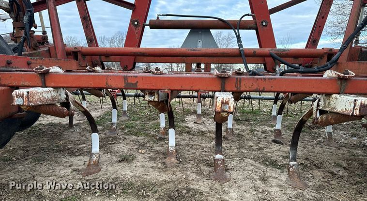 image for item NI9051 International field cultivator