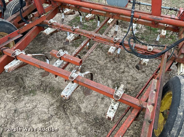 image for item NI9051 International field cultivator