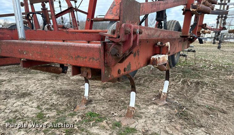 image for item NI9051 International field cultivator