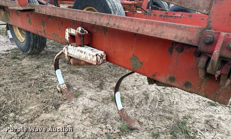 image for item NI9051 International field cultivator