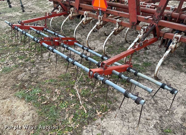 image for item NI9051 International field cultivator