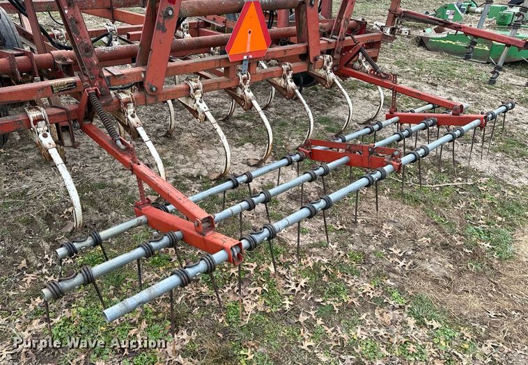 image for item NI9051 International field cultivator