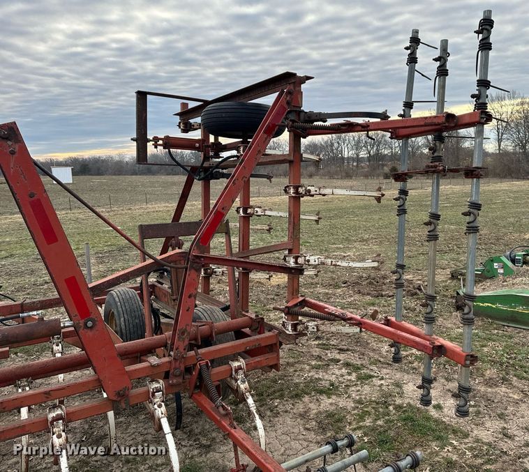 image for item NI9051 International field cultivator