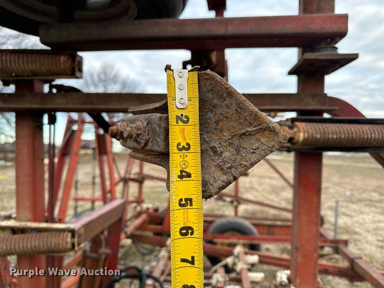 image for item NI9051 International field cultivator