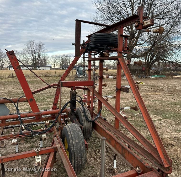 image for item NI9051 International field cultivator