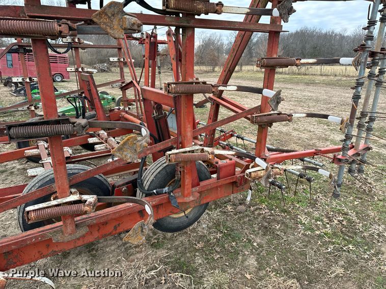 image for item NI9051 International field cultivator