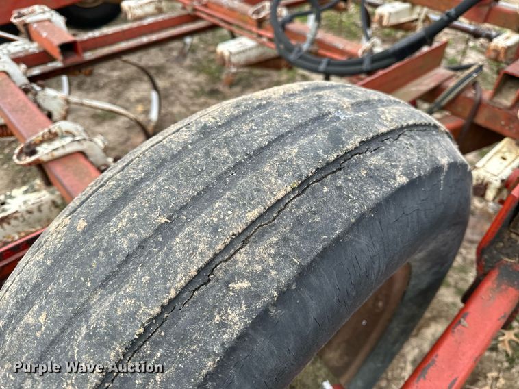 image for item NI9051 International field cultivator