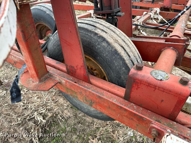 image for item NI9051 International field cultivator