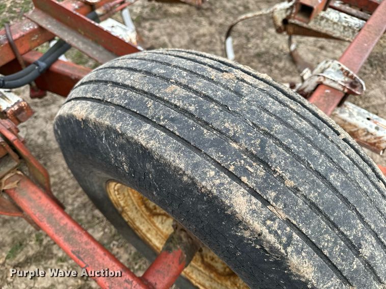 image for item NI9051 International field cultivator